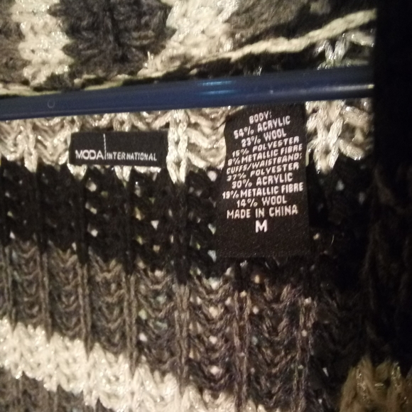 Moda International like New M knit Sweate - Picture 3 of 3